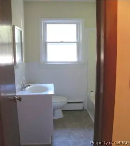 5327 Ware Neck Rd, Gloucester, VA 23061 photo 2