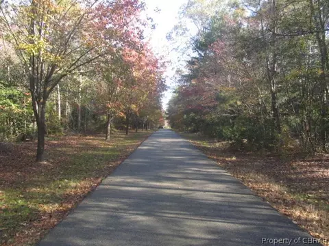 4533 Lake Harbor Dr, Gloucester, VA 23061 photo 2