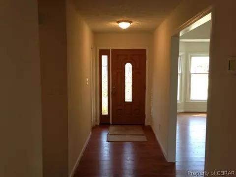 6683 Lakeview Dr, Gloucester, VA 23061 photo 5