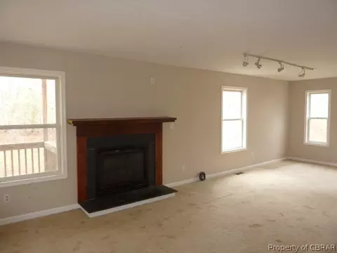 10158 Deer Trace Ln, Gloucester, VA 23061 photo 2