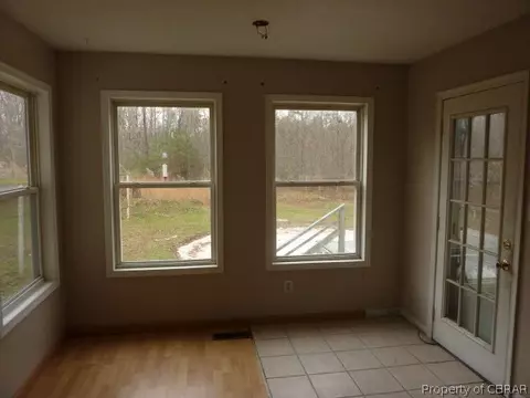 10158 Deer Trace Ln, Gloucester, VA 23061 photo 6