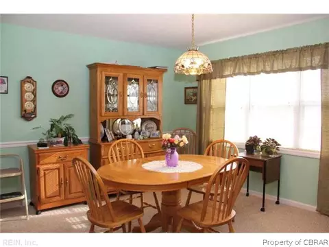 115 Dixie Dr, Dutton, VA 23050 photo 4