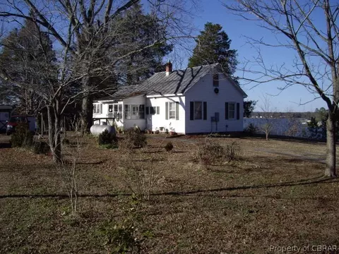 11808 Deep Point Ln, Gloucester, VA 23061 photo 1