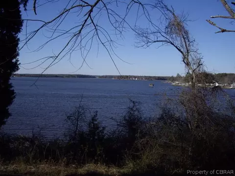 11808 Deep Point Ln, Gloucester, VA 23061 photo 3