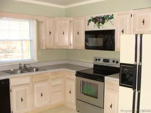 7620 Roaring Springs Rd, Gloucester, VA 23061 photo 3