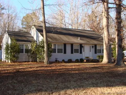 7620 Roaring Springs Rd, Gloucester, VA 23061 photo 2