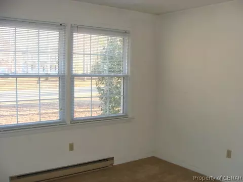 7620 Roaring Springs Rd, Gloucester, VA 23061 photo 9