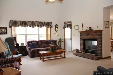 1487 Yorkview Dr, Gloucester Point, VA 23062 photo 5