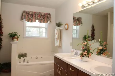 1487 Yorkview Dr, Gloucester Point, VA 23062 photo 13