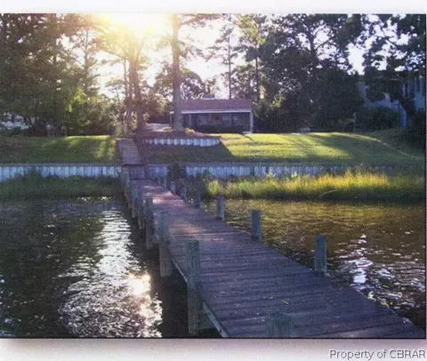 12095 Roane Ave, Gloucester, VA 23061 photo 1