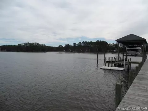 8765 Coles Landing Dr, Gloucester, VA 23061 photo 14