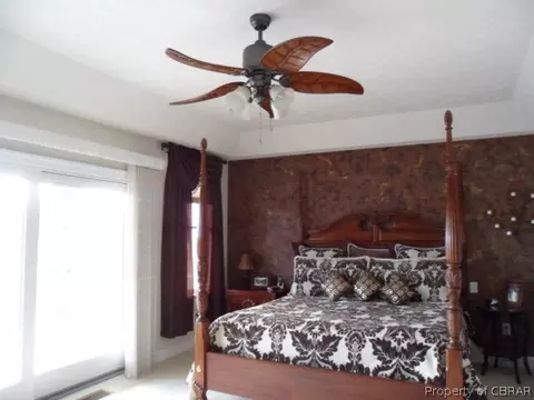 8765 Coles Landing Dr, Gloucester, VA 23061 photo 9