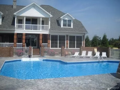 8765 Coles Landing Dr, Gloucester, VA 23061 photo 2