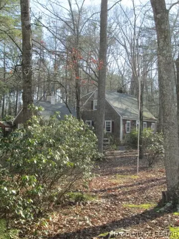 987 Laurel Point Rd, Kilmarnock, VA 22482 photo 2
