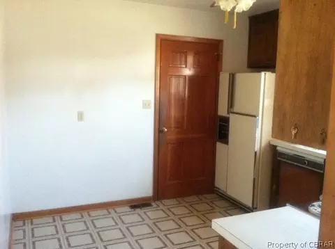 14 Cordova Dr, Hampton, VA 23666 photo 3