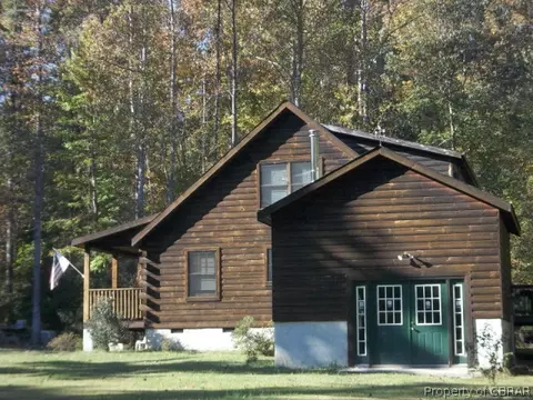 8575 Midlothian Ln, Gloucester, VA 23061 photo 2