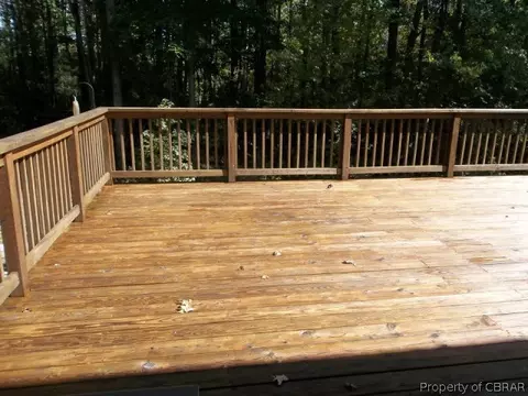 8575 Midlothian Ln, Gloucester, VA 23061 photo 4