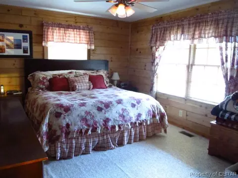 8575 Midlothian Ln, Gloucester, VA 23061 photo 13