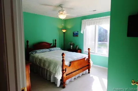 7809 Haynes Dr, Gloucester, VA 23061 photo 20