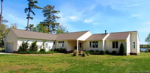 7809 Haynes Dr, Gloucester, VA 23061 photo 1