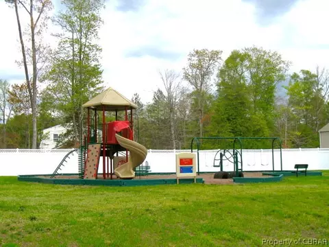 7228 Jeanne Dr, Gloucester, VA 23061 photo 9