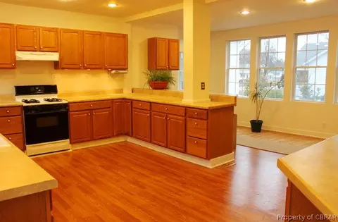 329 Hamptons Avenue Rd, Hampton, VA 23661 photo 2