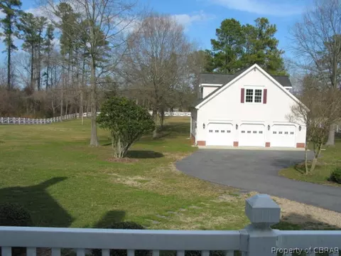 527 General Puller Hwy, Saluda, VA 23149 photo 4