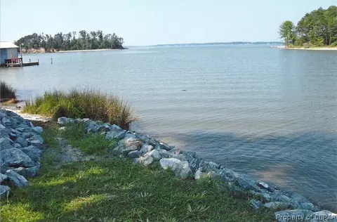 786 Long Point Ln, Topping, VA 23169 photo 5