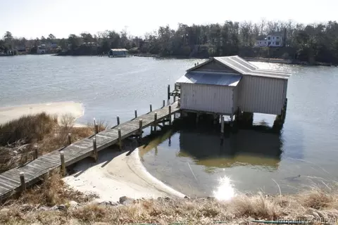 786 Long Point Ln, Topping, VA 23169 photo 4