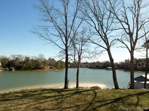 786 Long Point Ln, Topping, VA 23169 photo 3