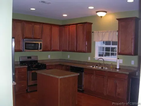5992 Sean Paul Dr, Gloucester, VA 23061 photo 5