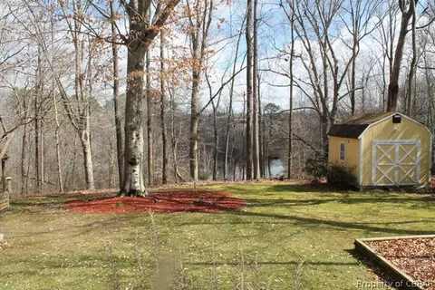 7243 Deer Run Dr, Gloucester, VA 23061 photo 4
