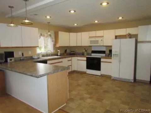 6404 Sterling Ct, Gloucester, VA 23061 photo 6