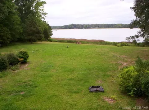 6914 Ware Neck Rd, Gloucester, VA 23061 photo 7