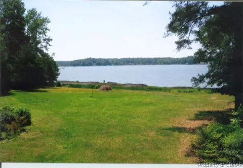 6914 Ware Neck Rd, Gloucester, VA 23061 photo 3
