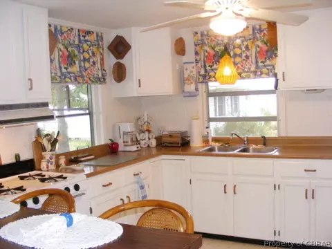12007 Roane Ave, Gloucester, VA 23061 photo 9