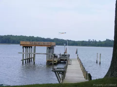 12007 Roane Ave, Gloucester, VA 23061 photo 6