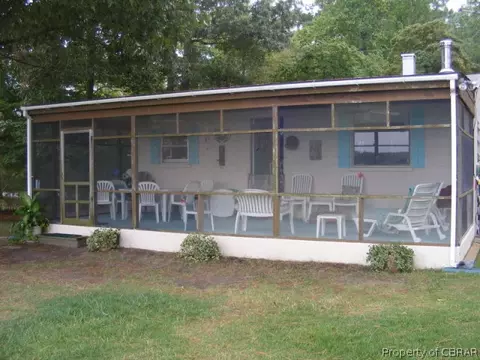 12007 Roane Ave, Gloucester, VA 23061 photo 8