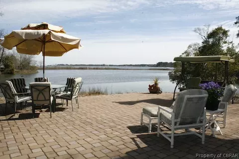 5869 Inlet Ln, Gloucester, VA 23061 photo 3