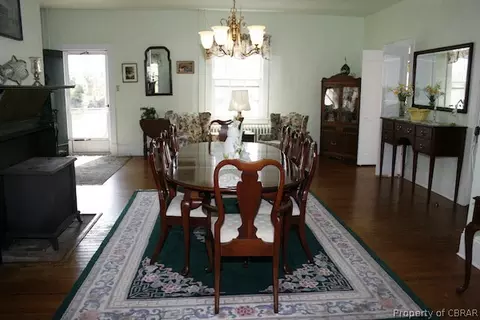 5869 Inlet Ln, Gloucester, VA 23061 photo 8