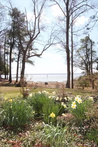 417 Cedar Pointe Dr, Weems, VA 22576 photo 3