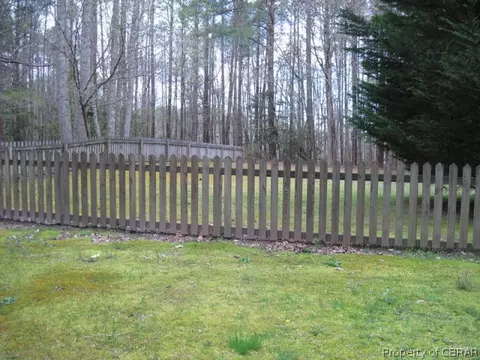 9660 Heron Ct, Gloucester, VA 23061 photo 2