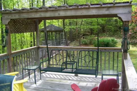 239 N Oakes Cir, Saluda, VA 23149 photo 7