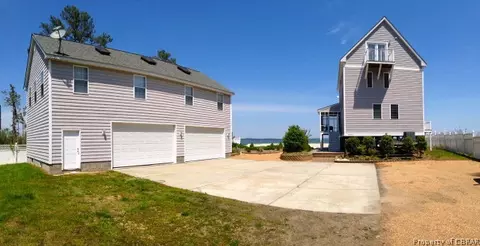 5853 Ware Point Ln, Gloucester, VA 23061 photo 17