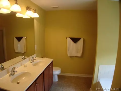 7388 Jeanne Dr, Gloucester, VA 23061 photo 11