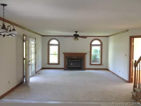 143 Pine Creek Dr, Hampton, VA 23669 photo 6
