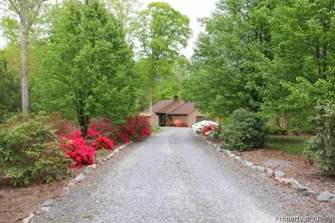 7435 Wagon Run Rd, Gloucester, VA 23061 photo 3