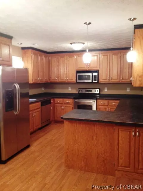 12352 Beech Trl, Gloucester, VA 23061 photo 3
