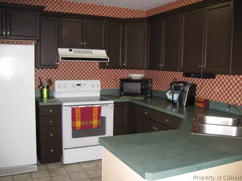 7591 Roaring Springs Rd, Gloucester, VA 23061 photo 3