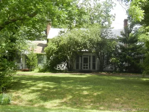 6131 Wiatt St, Gloucester, VA 23061 photo 2